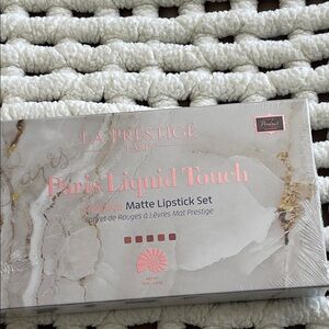 La Prestige Paris Liquid Touch Matte Lipstick Set of 5. New in box. Earthtones.